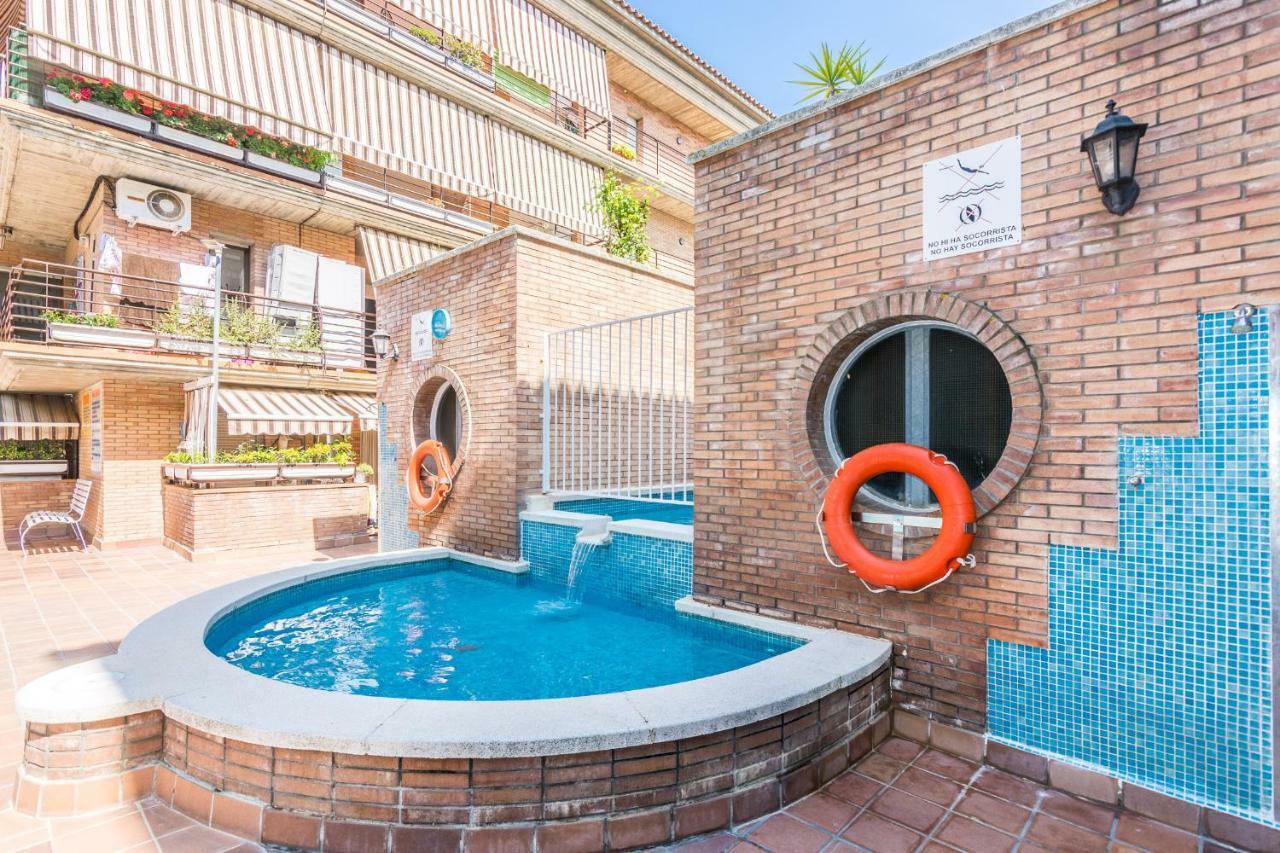 Homeholidaysrentals Frida Пинеда де Мар Екстериор снимка